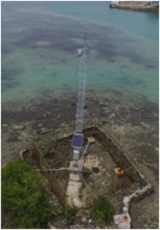 사진 2, 3, 4, 5. 태평양해양과학기지에서 수행하는 정기 환경 모니터링 [기상관측(사진2), 산성화 관측(사진 3), 축 라군 관측(사진 4),  파랑, 해류, 조위 관측(사진 5)]