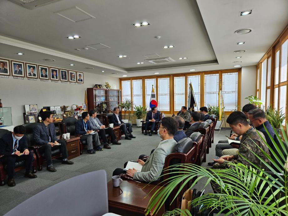 해군 전용규 해양정보단장 내방_image0