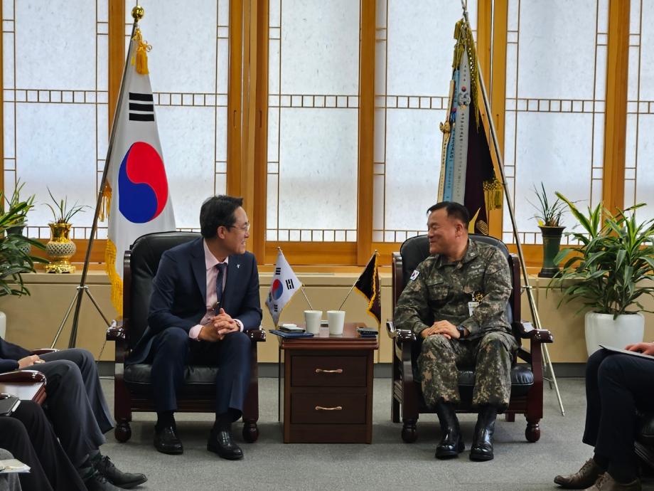 해군 전용규 해양정보단장 내방_image1