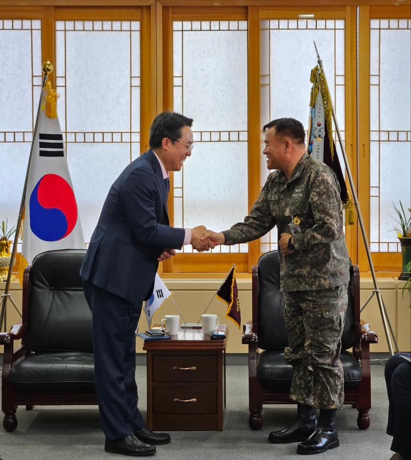 해군 전용규 해양정보단장 내방_image2