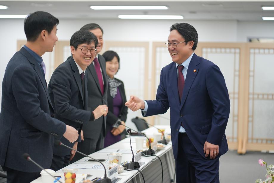 강도형 해양수산부 장관 KIOST 방문, 해양클러스터 기관장 간담회 개최_image4